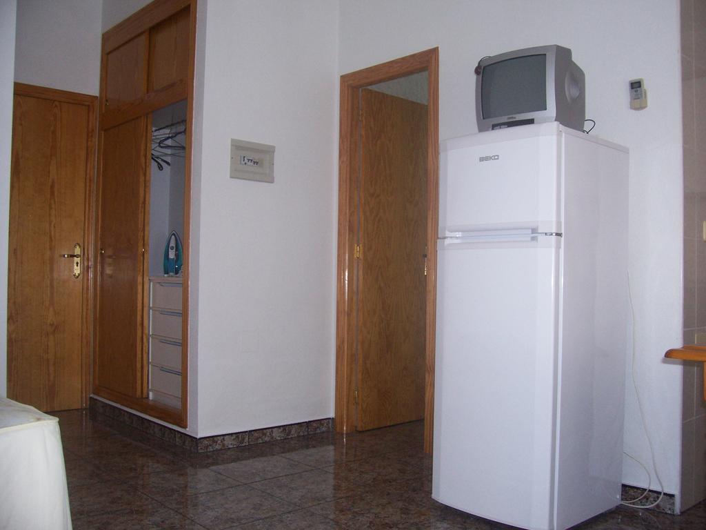 סן פדרו דל פינטר Apartamentos Berlin חדר תמונה